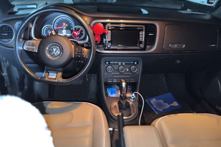 Used Volkswagen Beetle 2014 1.2TSI Comfort Model Center Console