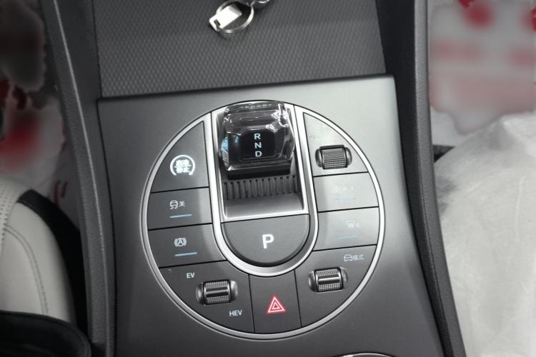 Used BYD Seal 05 DM-i 2025 DM-i Smart Drive 55KM Luxury Model Gear Lever