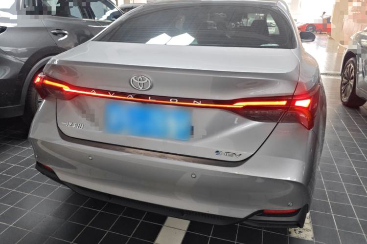 Used Toyota Avalon 2024 Dual-Motor 2.0L Luxury Edition