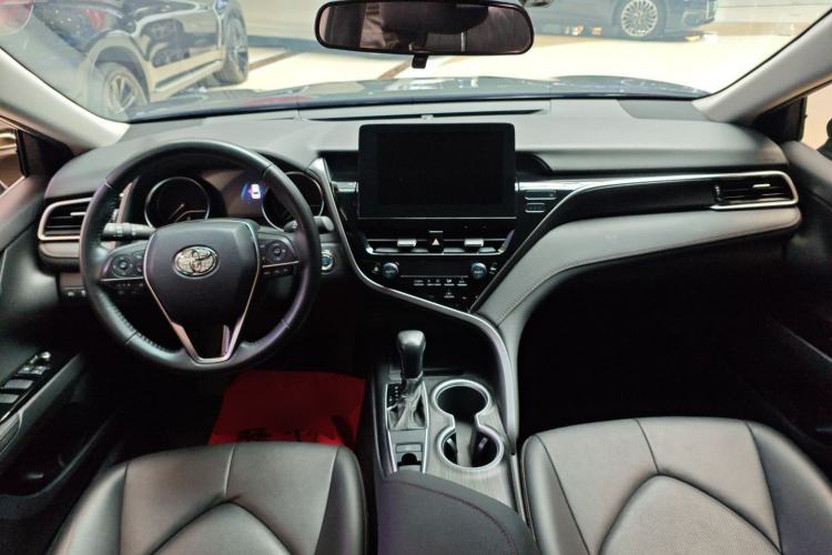 Used Toyota Camry 2021 2.0G Luxury Edition Center Console