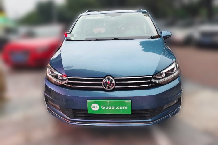 Used Volkswagen Touran 2018 Volkswagen Touran L 280TSI DSG Comfort Edition 7-seater Front