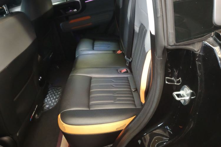 Used BAIC Off-Road BJ40 2024 2.0T All-New Urban Hunter Edition Chivalrous Style