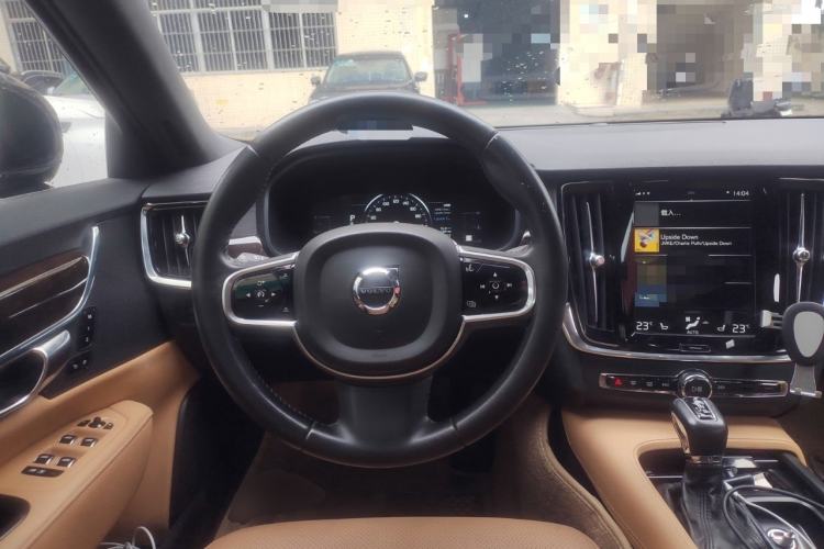 Used Volvo S90 2018 T4 Zhiyuan Edition
