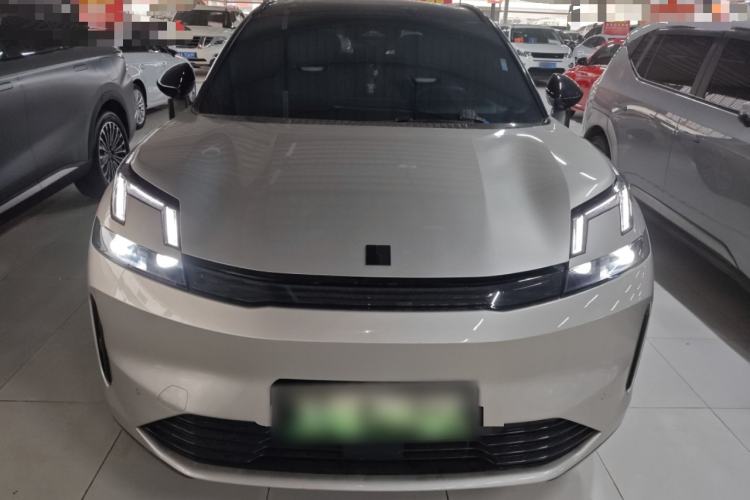 Used Lynk & Co 08 EM-P 2025 220 km All-Wheel-Drive Performance Halo
