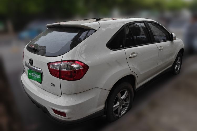 Used BYD S6 2014 2.0L Manual Luxury 5-Seater

