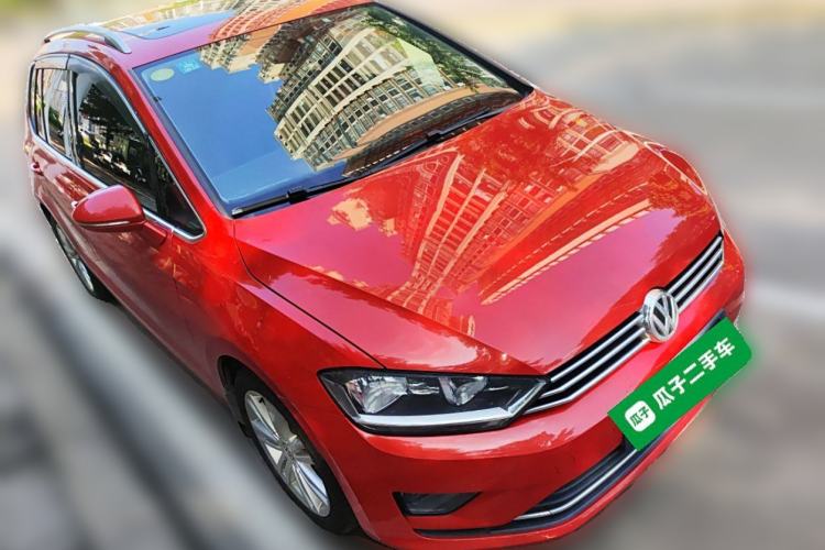 Used Volkswagen Golf Sportsvan 2016 230TSI Automatic Luxury Version Front Right 45 Deg