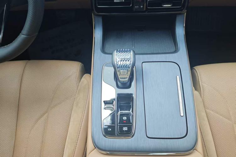 Used GAC Trumpchi ES9 2024 PHEV with 143 km Max
