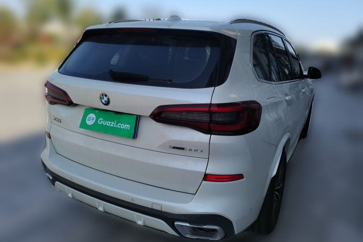 Used BMW X5 2022 xDrive 30Li Luxury M Sport Package
