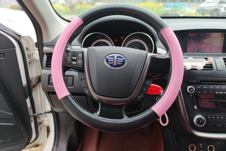 Used Bestune X80 2013 2.0L manual base trim