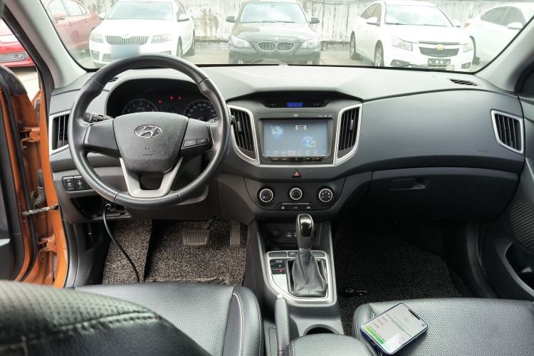 Used Hyundai ix25 2015 1.6L Automatic Two-Wheel Drive Smart GLS Trim Center Console