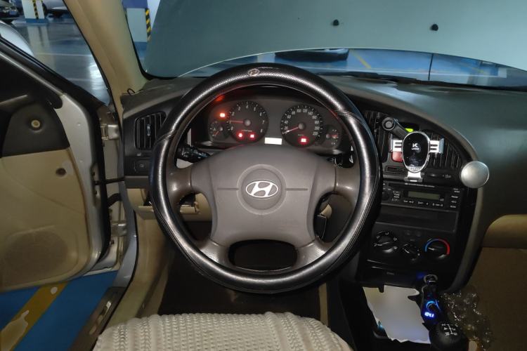 Used Hyundai Elantra 2005 1.6L Manual Standard Edition Steering Wheel