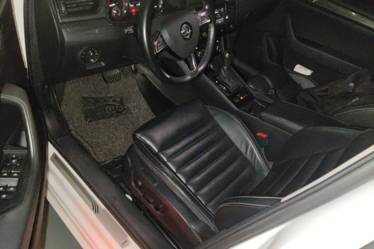 Used Skoda Superb 2016 TSI330 DSG Smart Drive Edition
