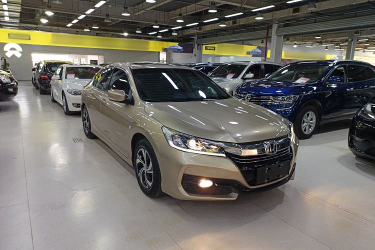 Used Honda Accord 2016 2.0L Elite Edition Front Right 45 Deg