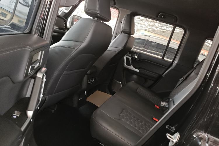 Used 212 T01 2024 2.0T Mechanic
