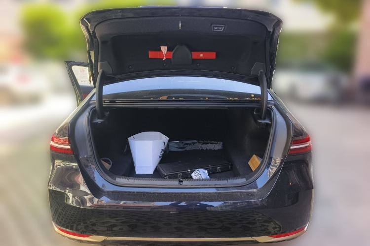 Used BMW 5 Series 2024 530Li Luxury Package Premium Edition Trunk