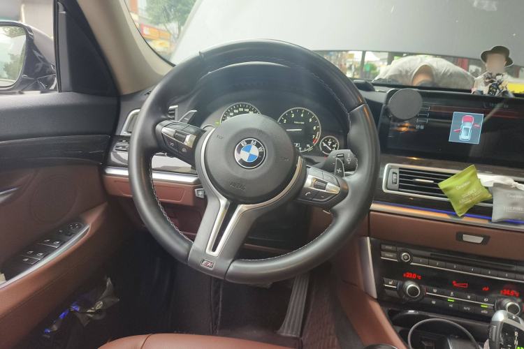 Used BMW 5 Series GT 2015 528i Leading Model
