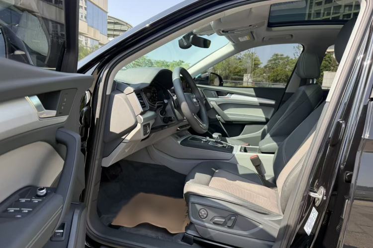 Used Audi Q5L 2018 40 TFSI Prestige Fashion Edition China VI Interior 2