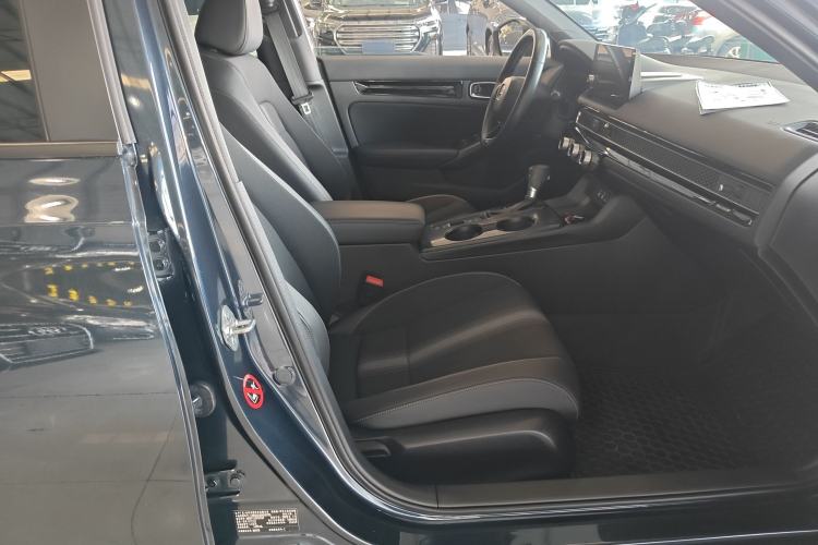 Used Honda Civic 2022 240TURBO CVT Dynamic Edition Right Front Seat