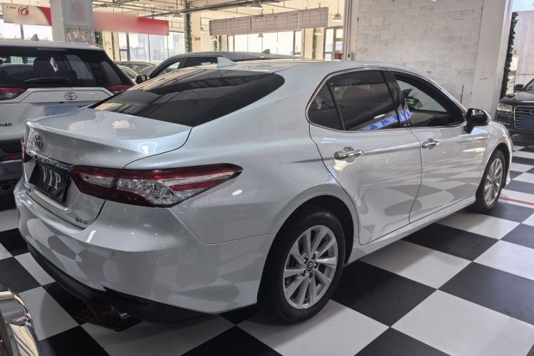 Used Toyota Camry 2021 2.0G Luxury Edition
