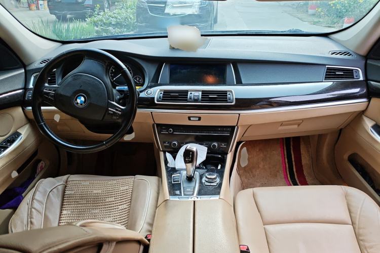 Used BMW 5 Series GT 2011 535i Elegant Edition Center Console