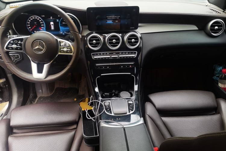 Used Mercedes-Benz GLC 2022 Refreshed GLC 260 L 4MATIC Dynamic Edition Center Console