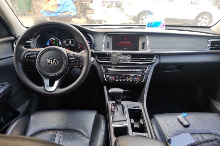 Used Kia K5 2016 2.0L Hybrid GLS Center Console