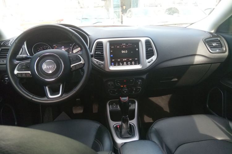 Used Jeep Compass 2017 200T Automatic Family Edition Center Console