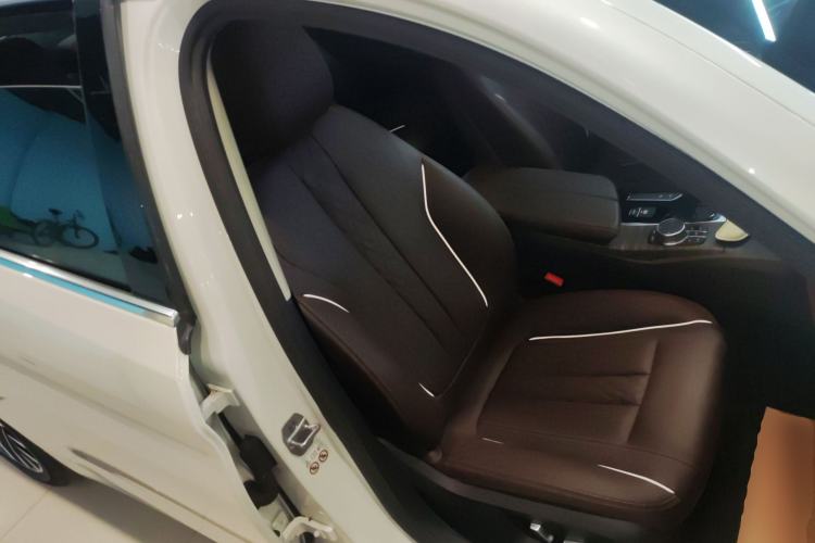 Used BMW 5 Series New Energy 2020 Mileage Upgrade Version 530Le Luxury Package Right Front Seat