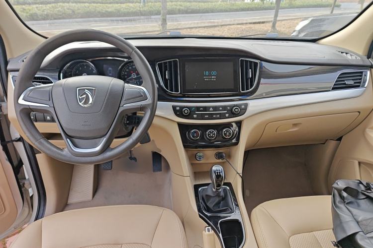 Used Baojun 730 2016 1.5L Manual Comfort Version 7 Seats China V Emission Standard
