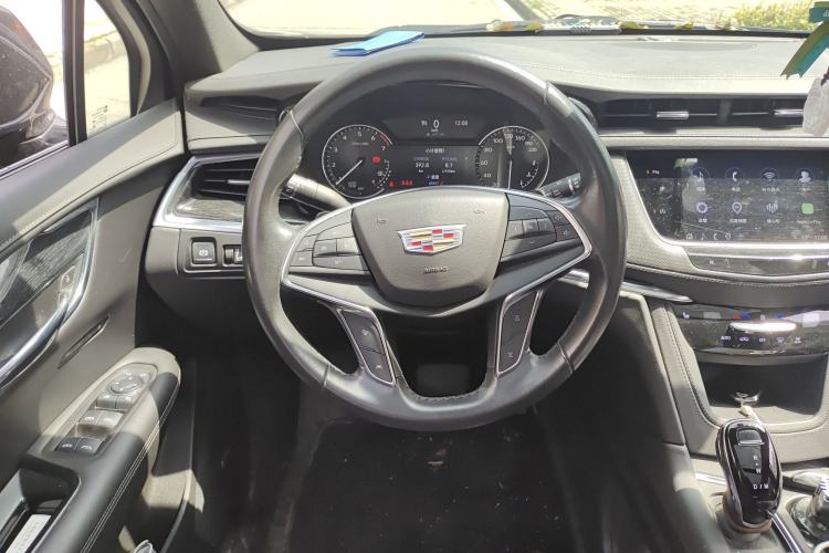 Used Cadillac XT5 2022 2.0T Two-Wheel Drive Luxury Version Steering Wheel