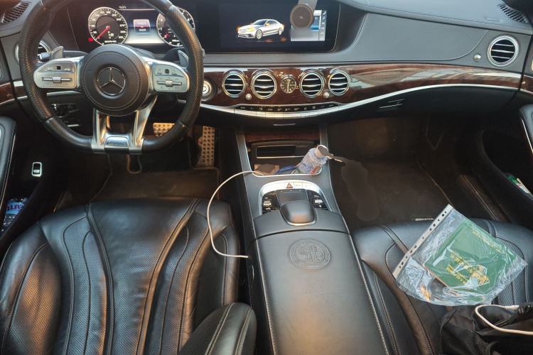 Used Mercedes-Benz S-Class AMG 2018 AMG S 63 L 4MATIC+ Center Console