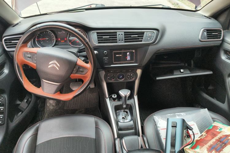 Used Citroen C3-XR 2015 1.6L Automatic Pioneer Model Center Console