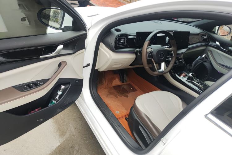 Used BYD Qin PLUS 2024 HONOR Edition DM-i 55KM Leading Model
