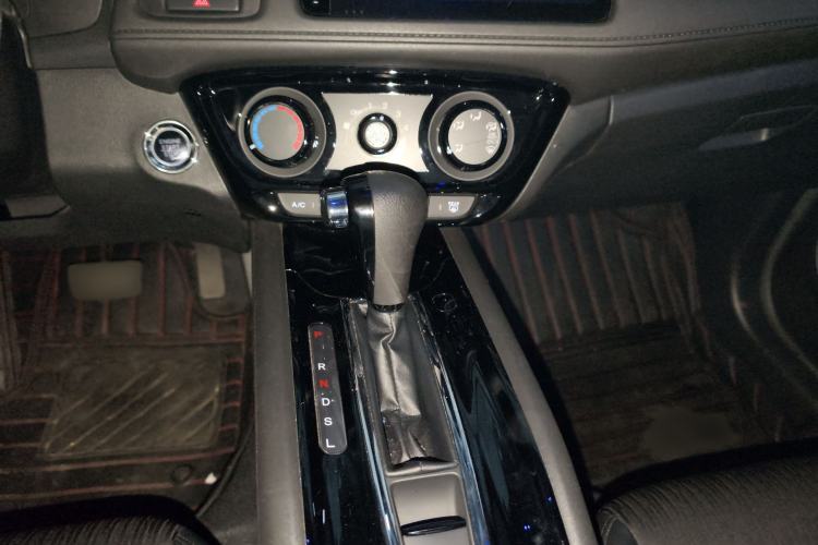 Used Honda Vezel 2019 1.5L CVT Luxury Model China VI Gear Lever