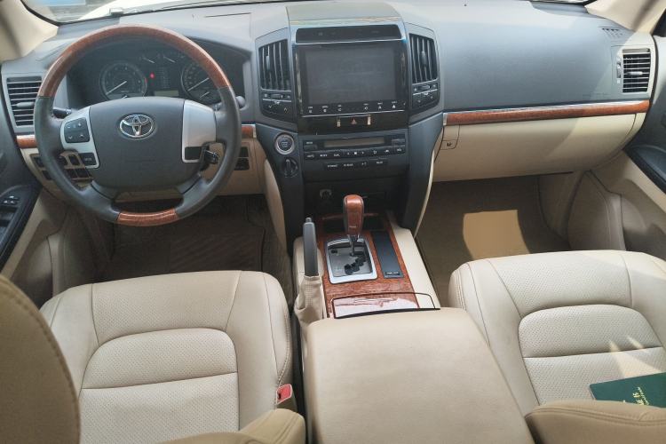 Used Toyota Land Cruiser 2014 4.0L Automatic Parallel Import Version Center Console