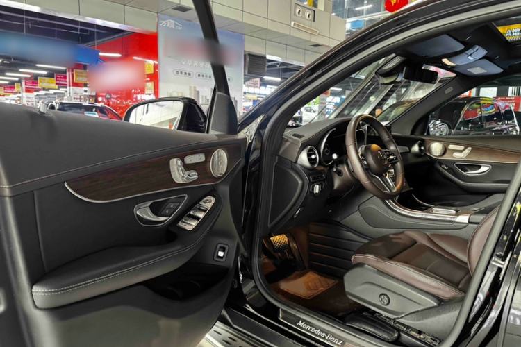 Used Mercedes-Benz GLC 2022 GLC 300 L 4MATIC Dynamic Model Interior 1