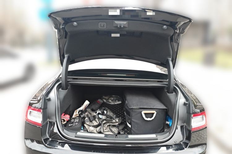 Used Lincoln Continental 2018 2.0T Two-Wheel Drive Deluxe Edition Trunk