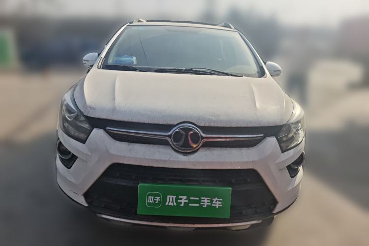 Used BAIC Senova X25 2015 1.5L manual Comfort trim level