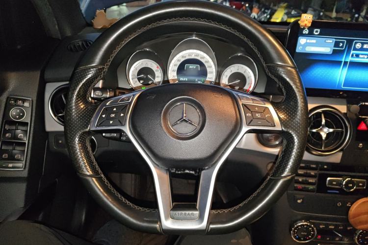 Used Mercedes-Benz GLK-Class 2015 GLK 300 4MATIC Fashion Edition Ultimate Version
