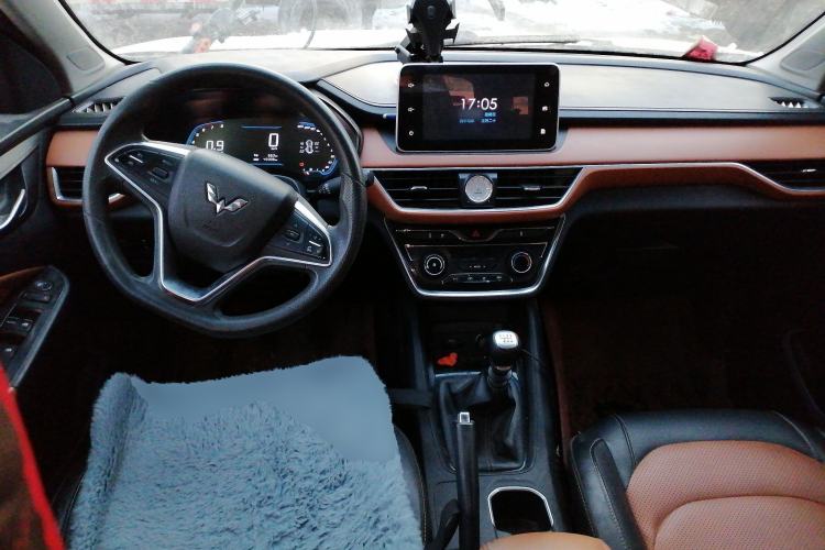 Used Wuling Hongguang 2019 1.5L S Comfort Edition China VI LAR
