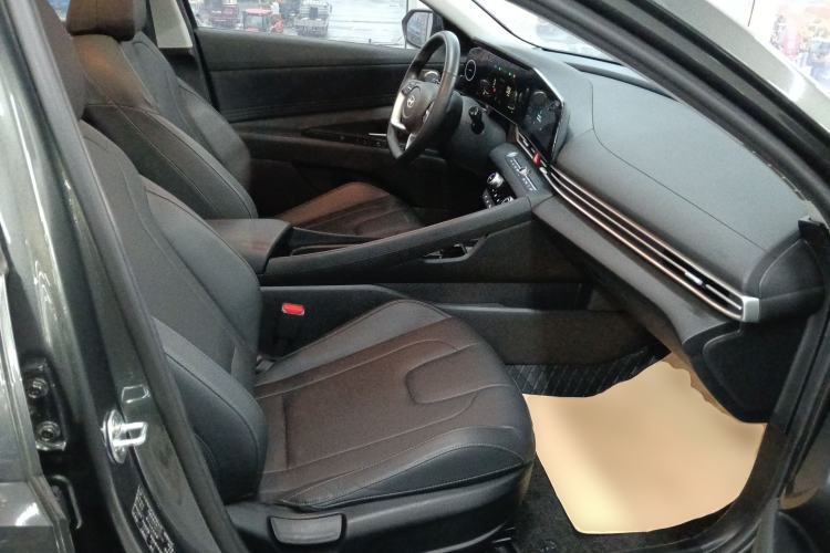 Used Hyundai Elantra 2023 1.5L CVT LUX Prestige Edition