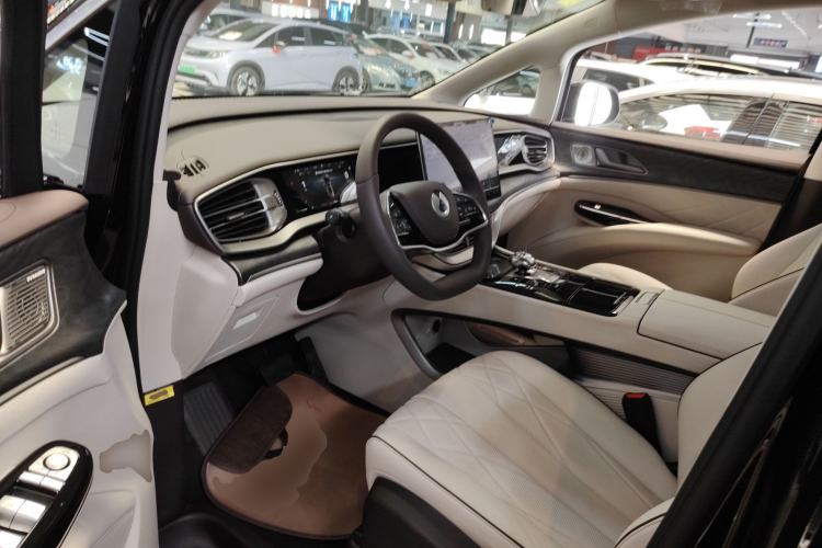 Used Denza D9 2024 DM-i 970 Luxury Model
