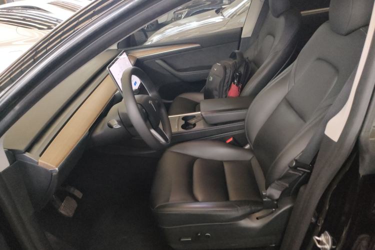 Used Tesla Model Y 2021 Long-Range All-Wheel-Drive Version Left Front Seat