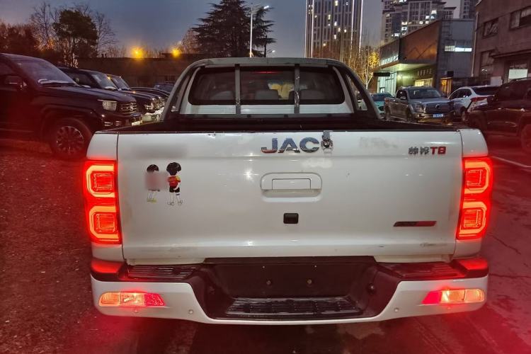 Used JAC T8 2018 2.0T Diesel Two-Wheel Drive Prestige Version Big Double HFC4DB2-1D1
