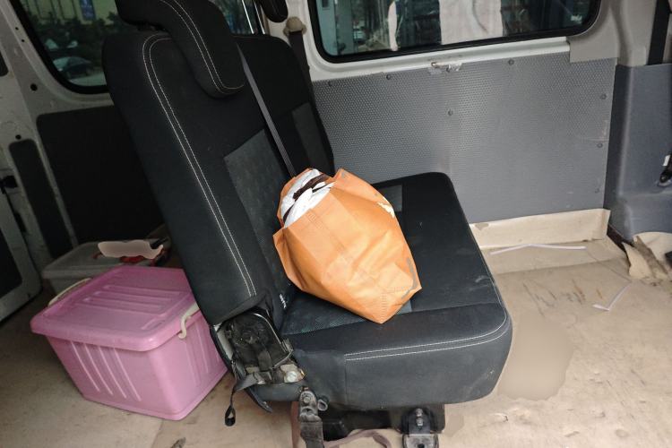 Used SAIC MAXUS Xintu V80 2021 2.0T PLUS Manual All-Around King Short Wheelbase Mid-Roof Variant—5/6/7/8/9-Seater