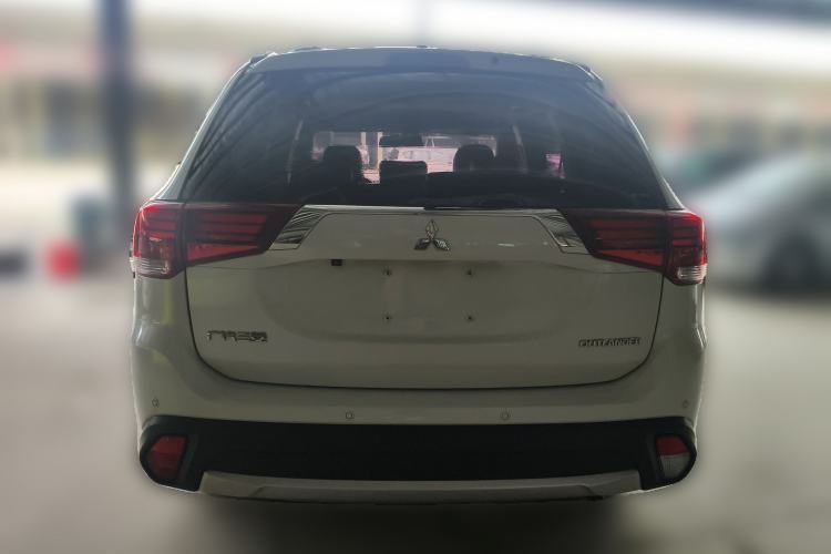 Used Mitsubishi Outlander 2016 2.4L 4x4 Luxury Edition 7-Seater Rear