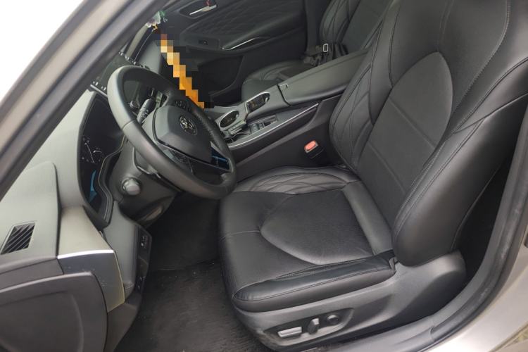 Used Toyota Avalon 2019 2.5L Touring Premium Version China VI Standard Left Front Seat