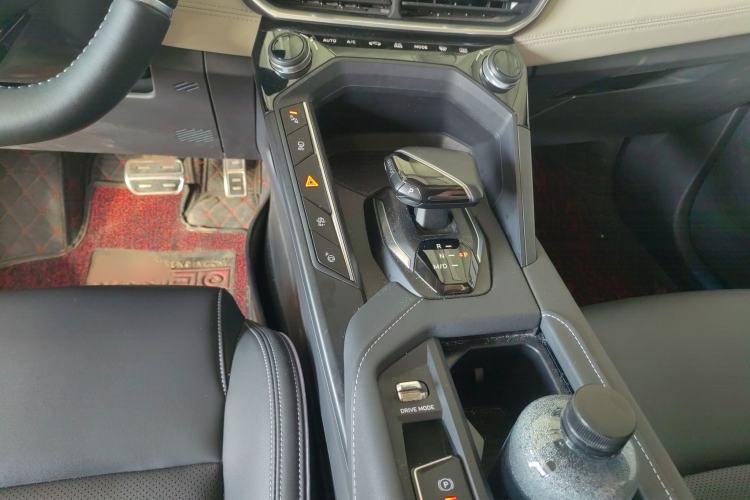 Used Lynk & Co 06 2021 1.5T Shero Pink Special Edition