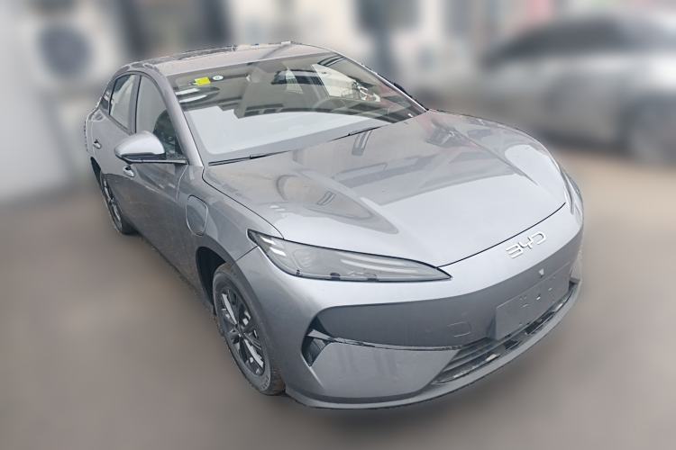 Used BYD e7 2025 Model 520 Smart Travel Edition Front Right 45 Deg