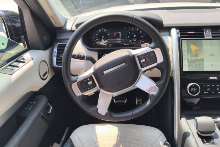 Used Land Rover Discovery 2024 360 PS Dynamic SE Steering Wheel
